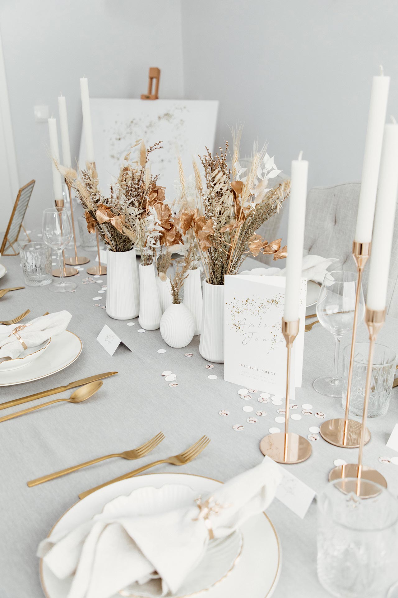 Gedeckter Tisch zur goldenen Hochzeit